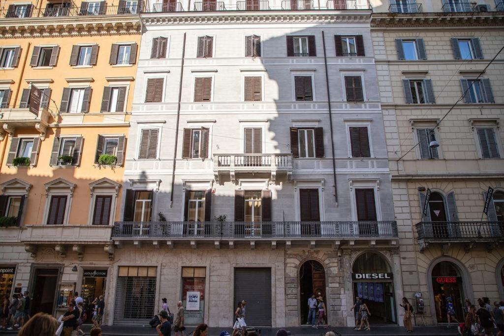 Отель Relais De La Poste Рим Экстерьер фото